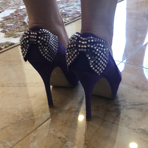 Steve Madden Purple Suede Pump - Picture 6 of 8